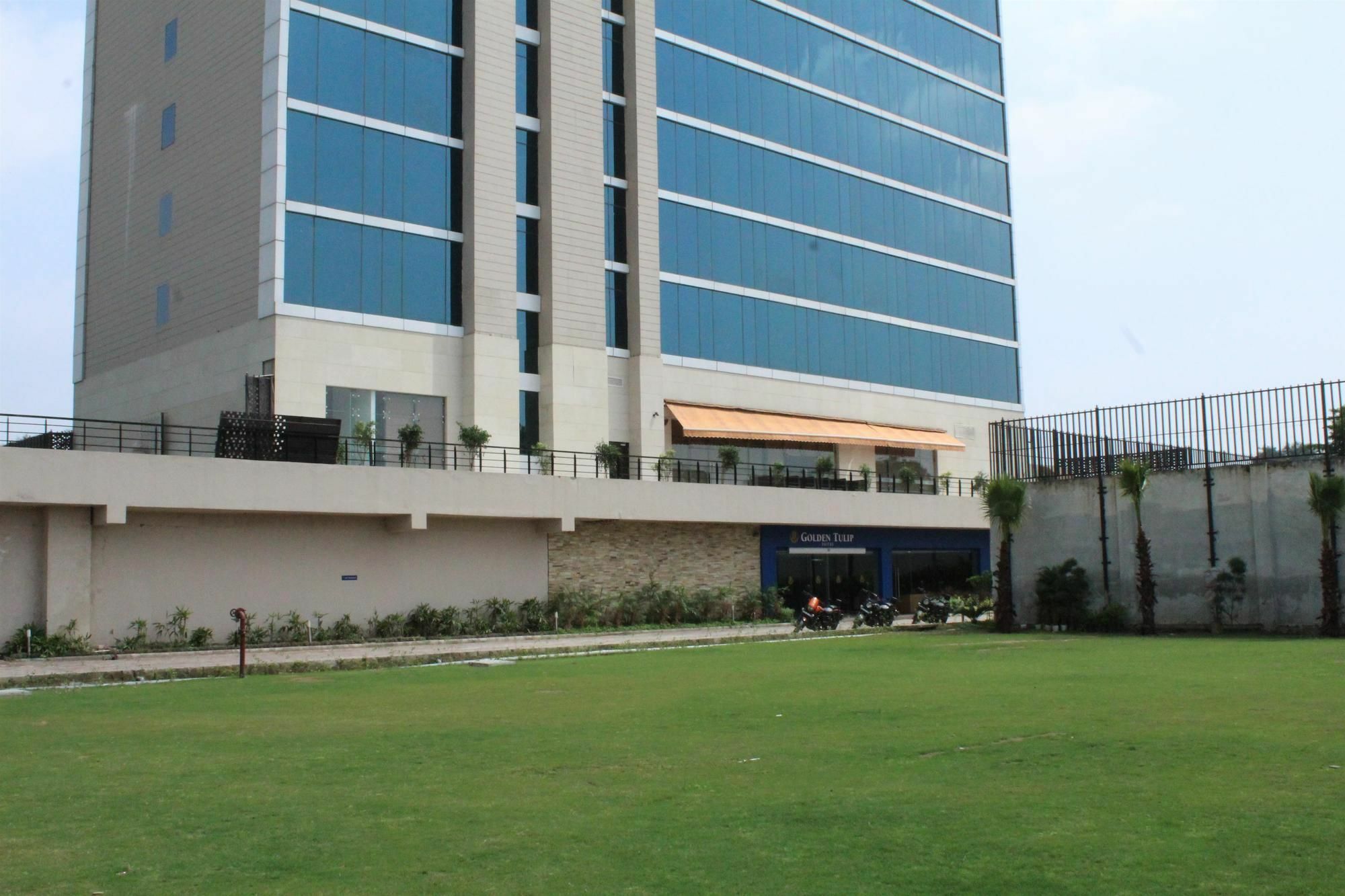 Golden Suites Gurgaon Inde Hotels Exterior photo