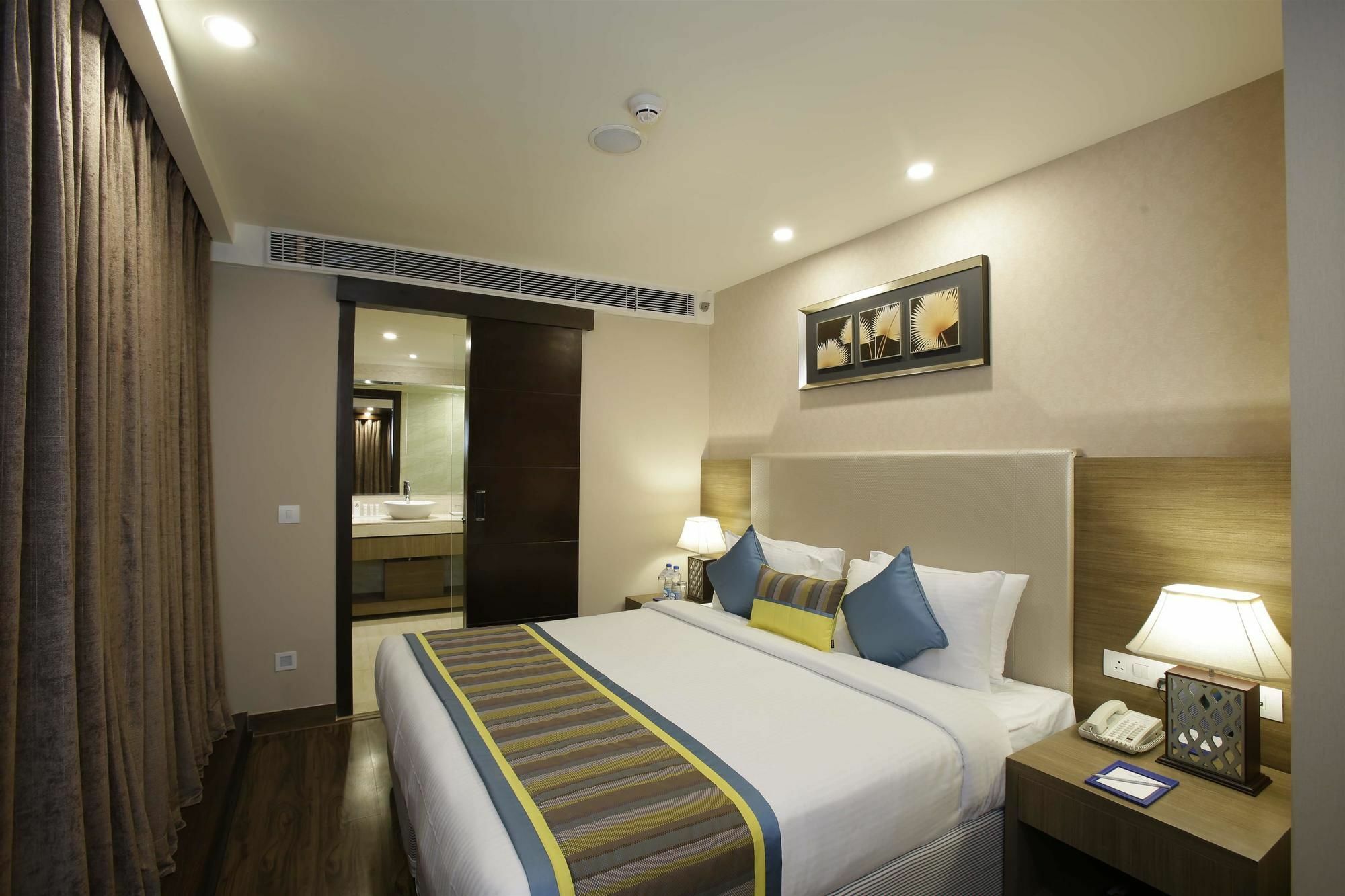 Golden Suites Gurgaon Inde Hotels Exterior photo